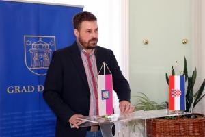 GRADSKI STOŽER CIVILNE ZA&Scaron;TITE I GRADONAČELNIK MARIN MANDARIĆ POZIVAJU GRAĐANE NA ODGOVORNO I SMIRENO PONA&Scaron;ANJE